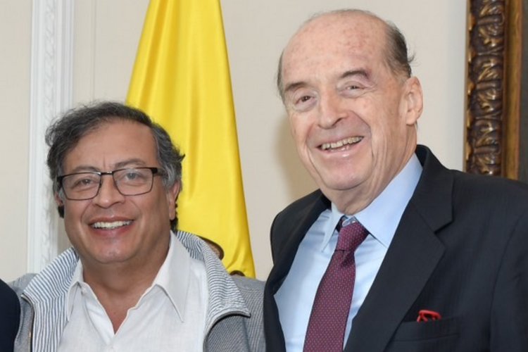 Declaración del excanciller Leyva ante Comisión de Acusación genera versiones contradictorias