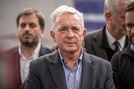 Álvaro Uribe Vélez buscará regresar al Senado en 2026 en medio de su proceso judicial