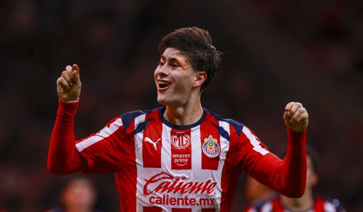 Armando 'La Hormiga' González se consolida como la nueva figura del gol en Chivas