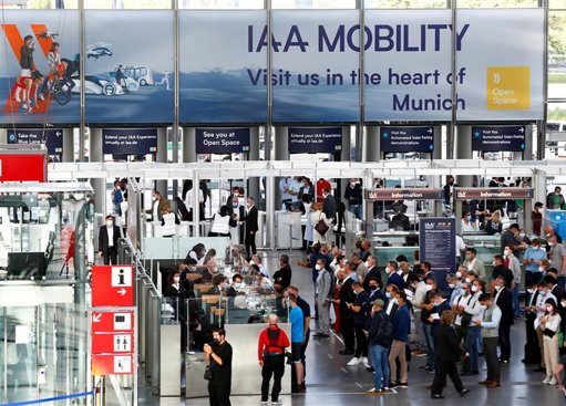 Guerra Comercial Automóvel: UE Impõe Tarifas a Veículos Elétricos Chineses e Promove Indústria Local