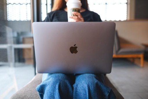 L'avenir du MacBook Pro : un écran tactile et Face ID en préparation pour 2026