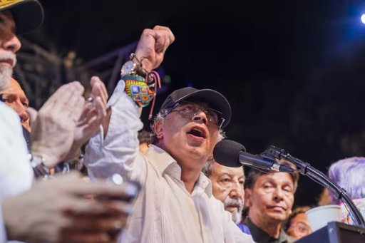 Presidente Petro aviva el debate sobre una posible reelección
