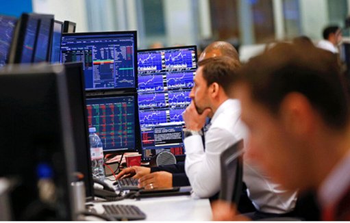 PSI fecha em queda pressionado por construtoras