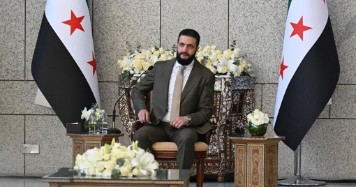 Syrie : un an après la chute d'Assad, le pays face à ses fantômes et à un avenir incertain