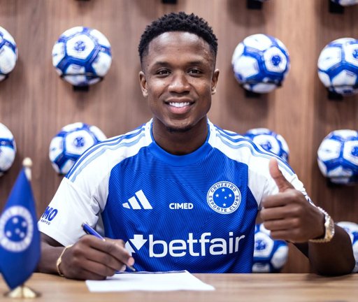 Cruzeiro Adopta Cautela con Luis Sinisterra tras Nueva Molestia Muscular