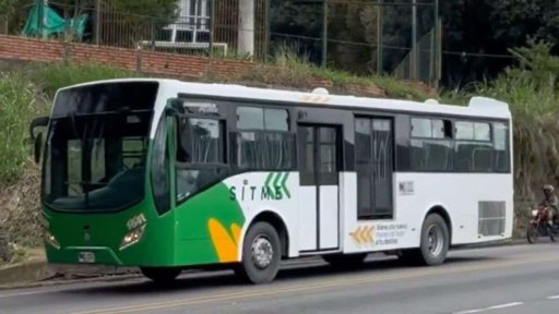 Metrolínea Intenta Revivir con Buses Arrendados en Medio de una Profunda Crisis Financiera