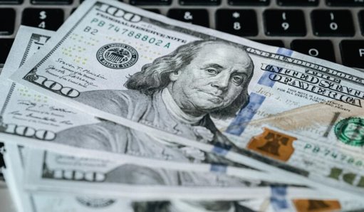 Peso Colombiano se Revalúa un 2,8 % en Noviembre en Medio de Fuerte Volatilidad del Dólar