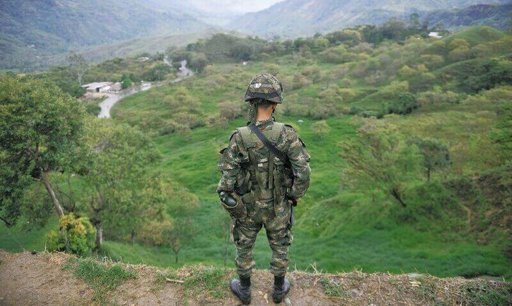 Asonadas contra la Fuerza Pública: comunidades obstruyen operativos en Antioquia