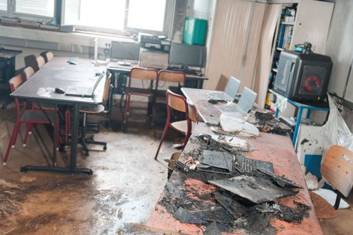 Incendie d'un collège à Dijon : la piste de représailles liées au narcotrafic privilégiée