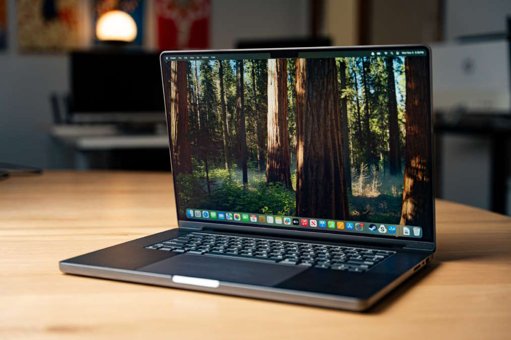 Rumores indicam que Apple prepara MacBook Pro com ecrã tátil para 2026