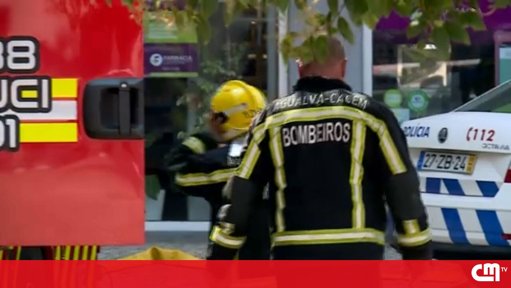 Incêndio em Prédio no Cacém Provoca 21 Feridos e Deixa Oito Desalojados