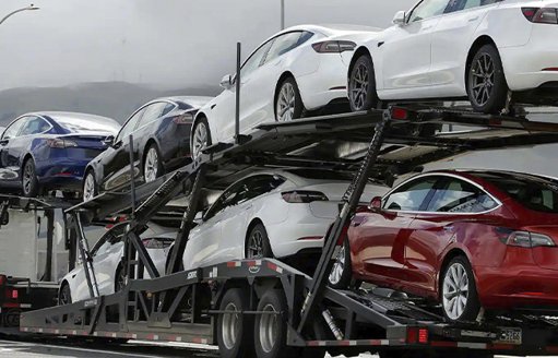 Impacto de Aranceles de EE.
UU. Golpea al Sector Automotriz y Economías Estatales en México