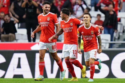 Grimaldo recorda época passada no Benfica: "A saída de Enzo Fernández matou-nos"