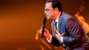 Cancelación Inesperada: Problemas de Visado Dejan a Colombia sin los Conciertos de Gilberto Santa Rosa