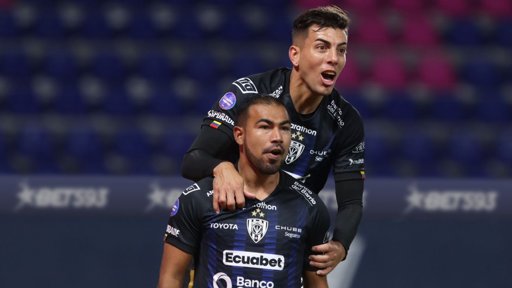 Jugadores de Independiente del Valle se burlan de Dayro Moreno tras la eliminación de Once Caldas