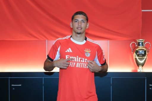 Promessa do Benfica, Francisco Silva, renova contrato após exibições de destaque na UEFA Youth League