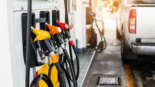 Aumento gradual del IVA a combustibles genera alerta por impacto en precios y transporte