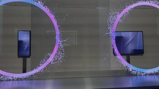 Samsung dévoile un prototype de smartphone pliable à trois volets