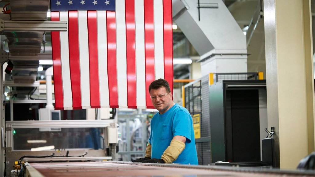 Apple invertirá US$600 mil millones en EE.
UU. para evitar aranceles de Trump