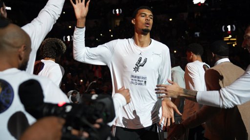 Victor Wembanyama et les Spurs se relancent face aux Houston Rockets