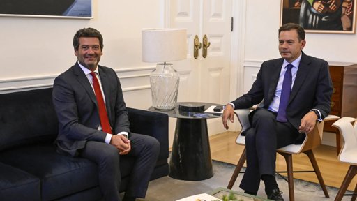 PSD e Chega negoceiam Lei dos Estrangeiros, gerando críticas da oposição