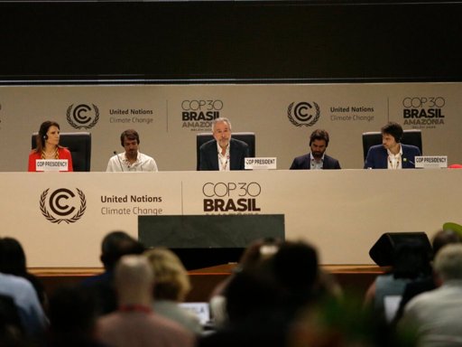 Tensiones en la COP30 por borrador que omite la eliminación de combustibles fósiles