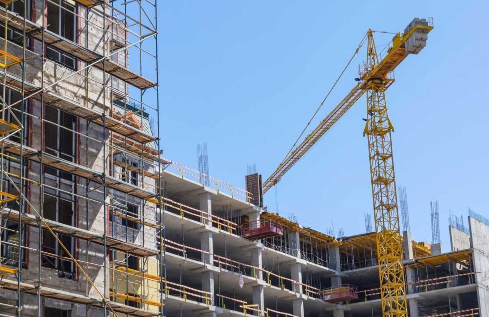 Setor da construção mostra forte dinamismo no primeiro semestre de 2025