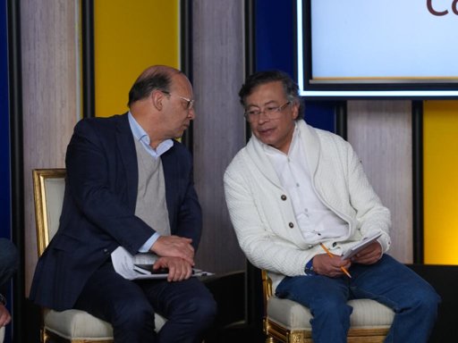 Gobierno Petro expedirá decreto de Emergencia Económica tras hundimiento de tributaria