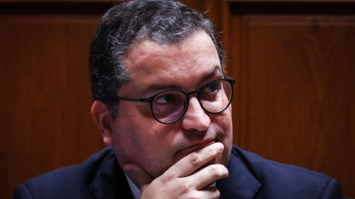 Governo aprofunda alívio no IRS com novas descidas de taxas e plano plurianual