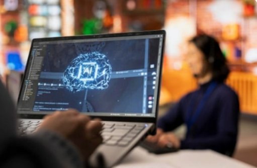 La SEP moderniza el bachillerato en México con carreras en IA, robótica y semiconductores