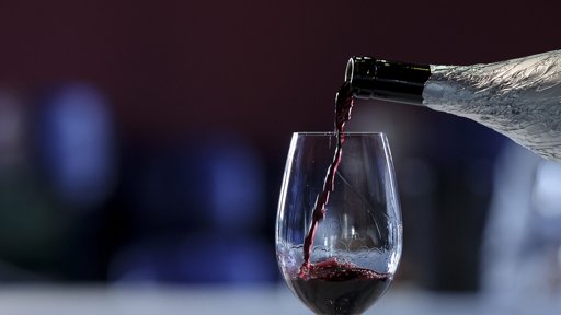 UE negoceia isenções de tarifas com os EUA, que ligam alívio no aço à regulação digital