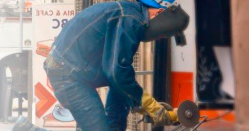 La Paradoja del Empleo: Cae el Desempleo pero la Informalidad Aumenta al 56,1%