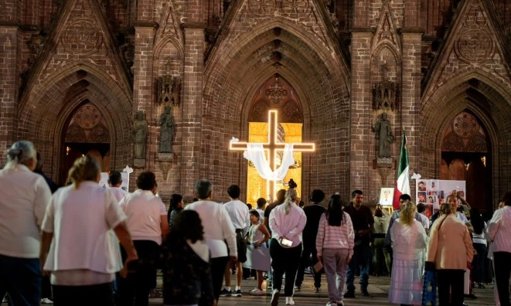 Asesinato del alcalde Carlos Manzo desata crisis política y social en Michoacán