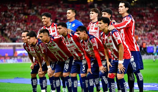 Javier 'Chicharito' Hernández, ausente en Chivas entre dosificación y lesiones