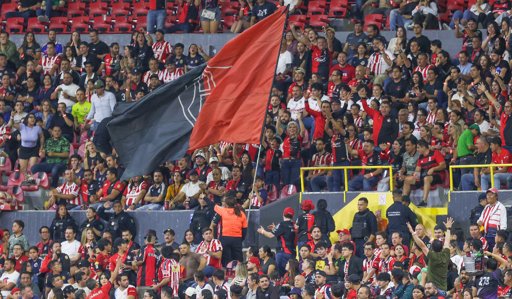 Grupo McLaren, Vinculado a Fondo Soberano de Baréin, Interesado en Comprar al Atlas