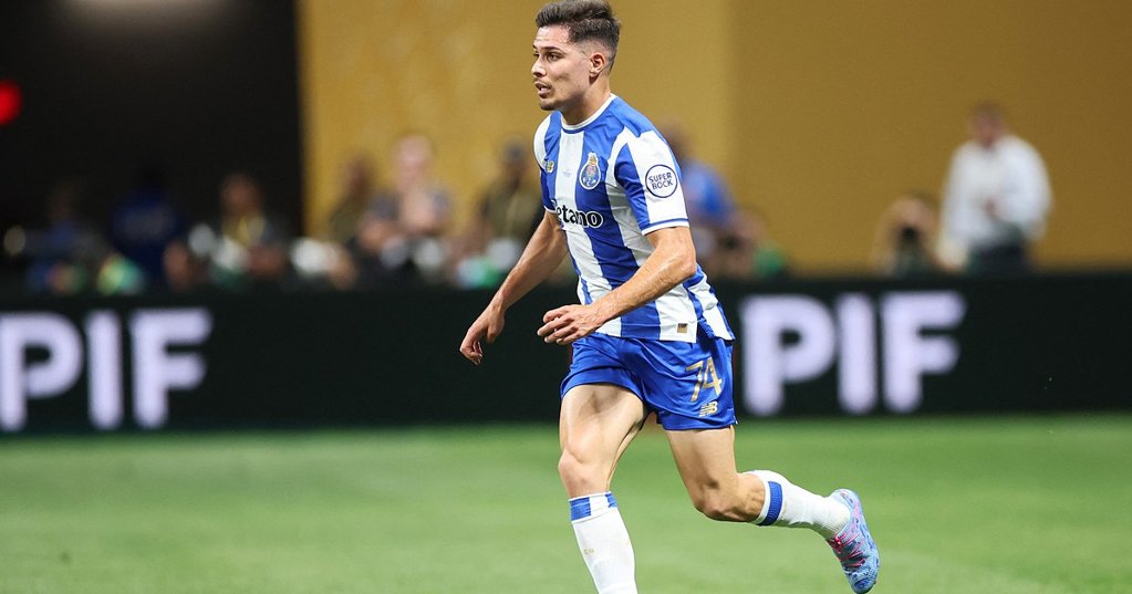 Francisco Moura Ausente na Preparação do FC Porto Devido a Lesão no Joelho