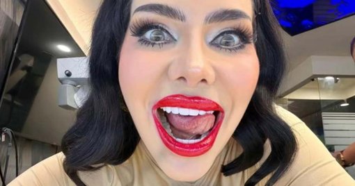 Sol León lleva su propio equipo de iluminación al INE para la foto de su credencial