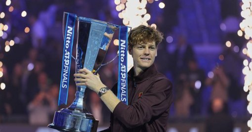 Jannik Sinner vence Carlos Alcaraz e revalida título nas ATP Finals