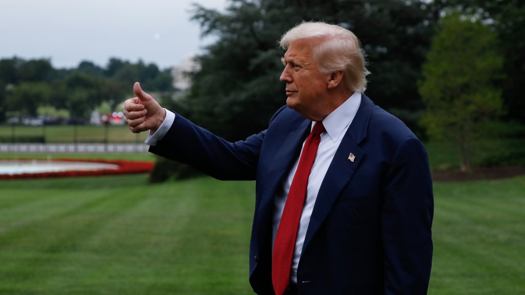 Intervenção de Trump no Sudeste Asiático Conduz a Cessar-Fogo e Sugestão de Nobel da Paz