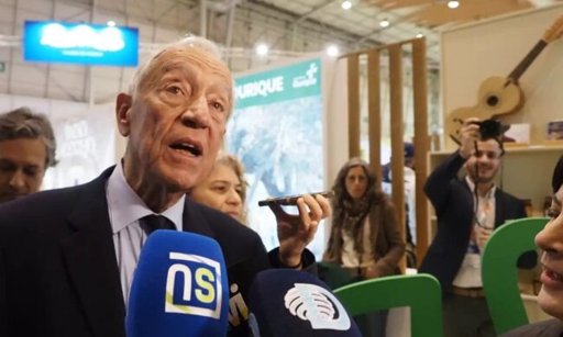 No dia das autárquicas, Marcelo vota e manifesta confiança na descida da abstenção