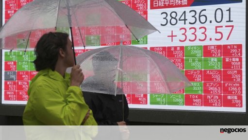 Mercados Asiáticos Terminam com Desempenho Misto e China em Destaque Positivo