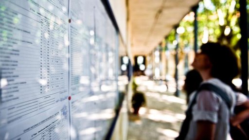 Queda no Acesso ao Ensino Superior Levanta Debate sobre o Futuro da Educação