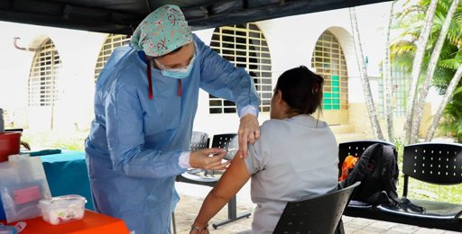 Secretaría de Salud de Medellín organiza amplia jornada de vacunación en 73 puntos de la ciudad