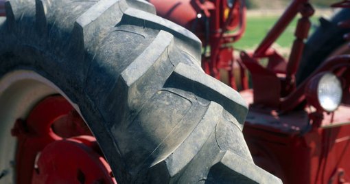 Homem de 55 anos morre esmagado por trator em Sousel