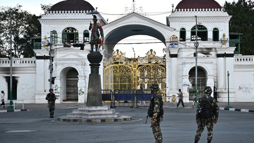 Crise Política no Nepal Resulta em Dezenas de Mortos e Intervenção Militar