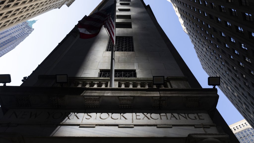 Trump Adia Plano Tarifário Global para 7 de Agosto, Abalando Mercados