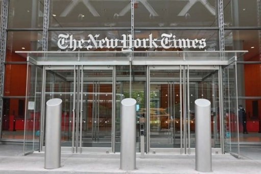 Trump Demanda a The New York Times por 15 Mil Millones de Dólares