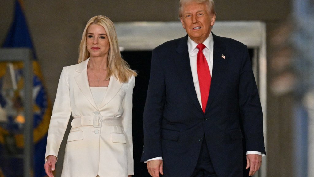 Aumento da Pressão sobre a Venezuela e Recompensa por Maduro