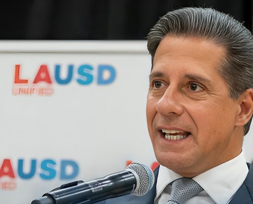 Superintendente Português Alberto Carvalho Reconduzido por Mais Quatro Anos em Los Angeles