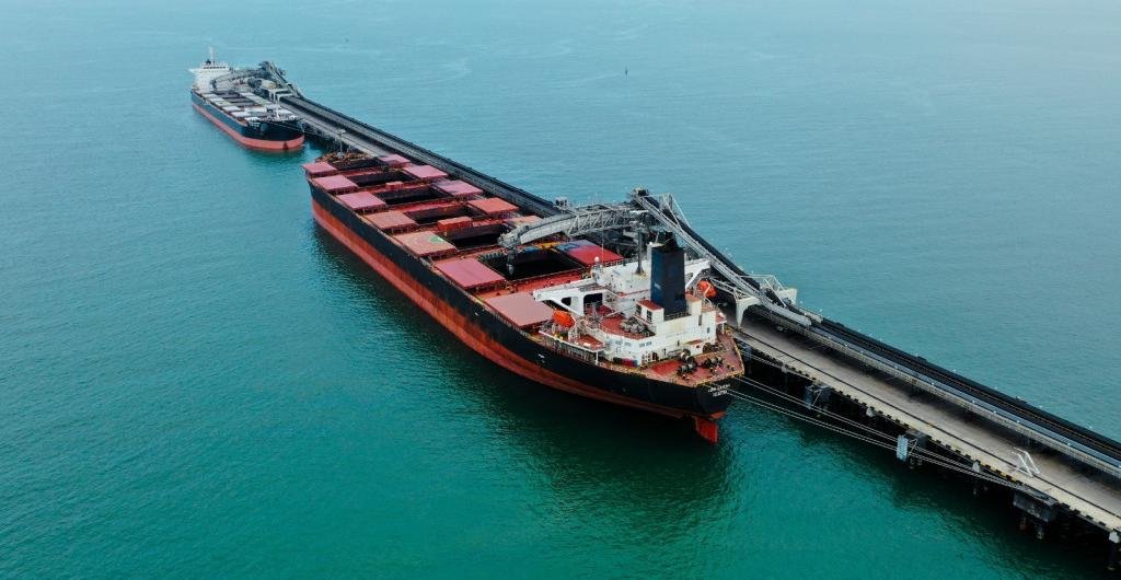 Petro ordena detener exportaciones de carbón a Israel y agudiza tensiones comerciales